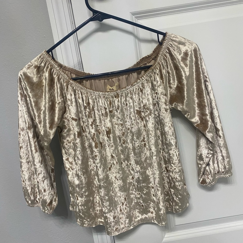 Hollister off the shoulders top